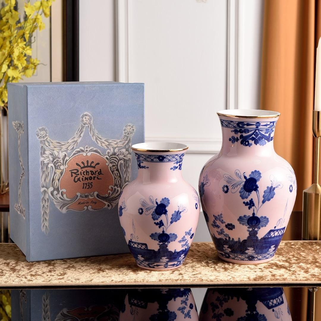 Ginori 1735 Single Large Vase from Porcelain